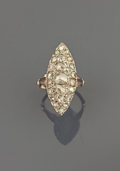 Marquise ring in 375 °/°° white gold paved...