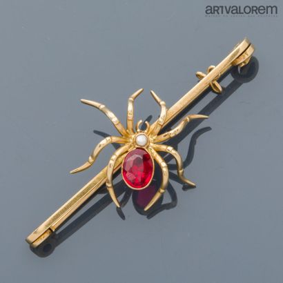 Barette brooch in 585°/°° yellow gold featuring...