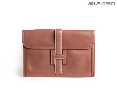 HERMÈS Paris
Jige clutch bag in old pink...