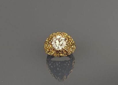 Dome ring in yellow gold 750°/°° centered...