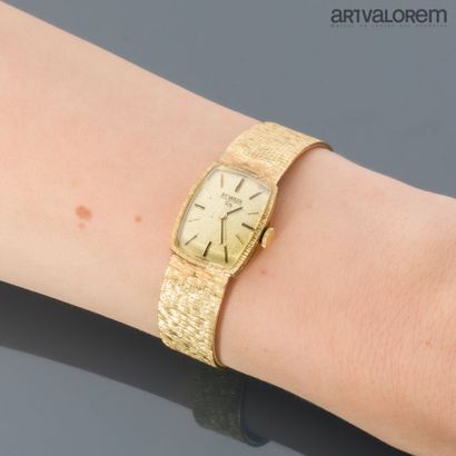 HY MOSER
Ladies' wristwatch in yellow gold...