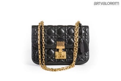 CHRISTIAN DIOR
Shoulder bag in quilted lambskin...