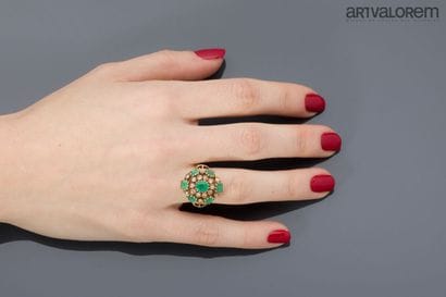 Ring in yellow gold 750°/°°, the openwork...