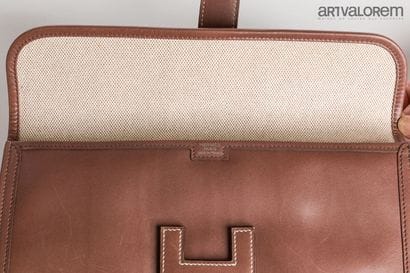 HERMÈS Paris
Jige clutch bag in old pink...