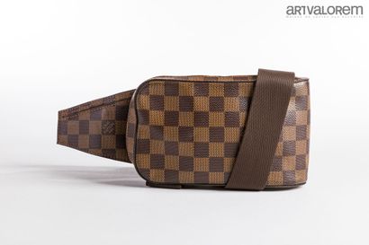 LOUIS VUITTON
Shoulder clutch bag in ebony...