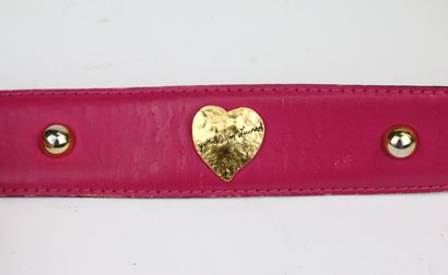 YVES SAINT LAURENT and GOOSSENS
Belt in fuchsia...