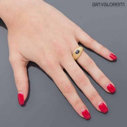 Bague dôme à gradins en or jaune 750°/°°,...