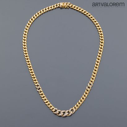 Collier maille gourmette plate en or jaune...