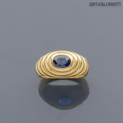 Bague dôme à gradins en or jaune 750°/°°,...