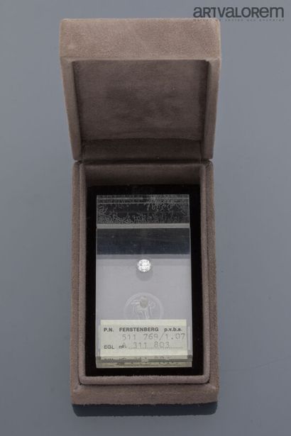Diamant sous scellé N°511 769 avec certificat...