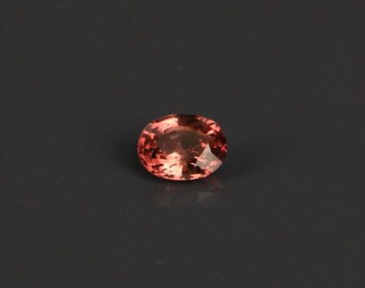 Tourmaline rose-oranger de forme ovale facettée.
Poids:...