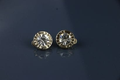VERSACE
Deux paires de clips d'oreilles en...