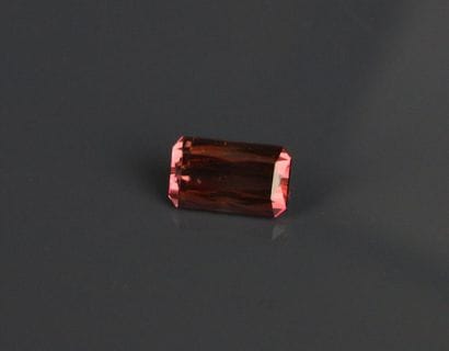 Tourmaline brun-rose de taille mixte.
Poids:...