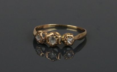 Ring in 585°/°° yellow gold set with three...