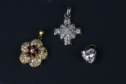 Flower pendant in 585/°° yellow gold set...