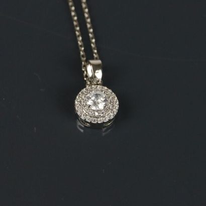 LOVISA
Pendentif rond orné de strass et sa...