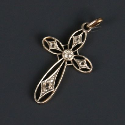 Openwork cross in white and rose gold 750°/°°...