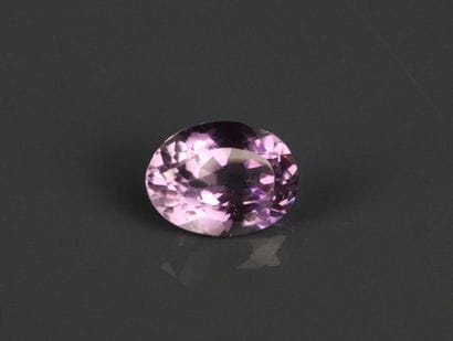Faceted oval-shaped amethyst
Weight: 29.22...