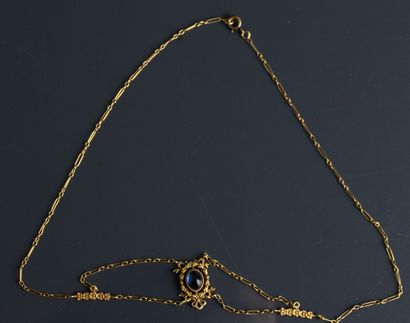 Drapery necklace in yellow gold 750°/°° centered...