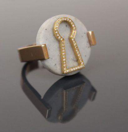 Paulette de BELLECHASSE
Ring in gilded metal,...