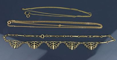 Lot of jewels and fragments in yellow gold...