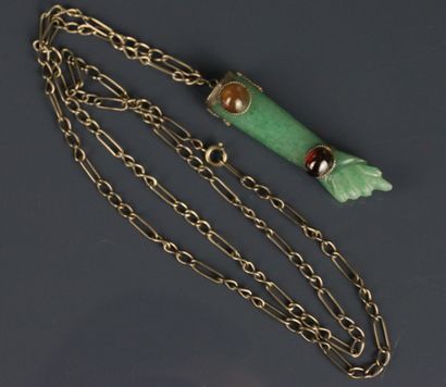 Ethnic jewelry in green aventurine, raised...
