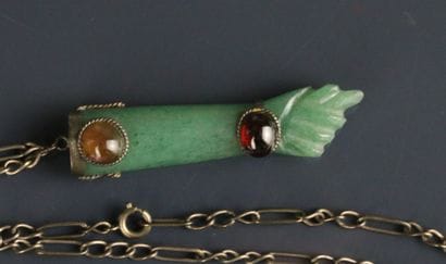 Ethnic jewelry in green aventurine, raised...