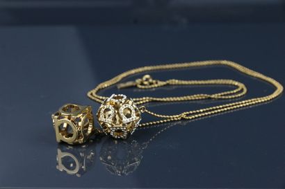 Salvatore FERRAGAMO
Lot composé :
-D'un collier...