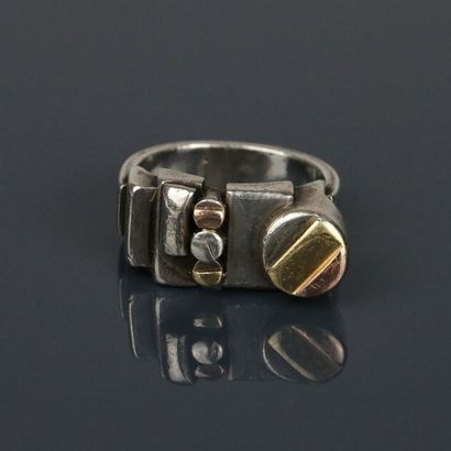 Modernist ring in silver with pink and yellow...