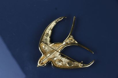 CHRISTIAN DIOR Boutique
Broche hirondelle...