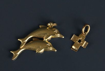Two pendants in yellow gold 750°/°° one with...