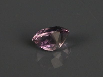 Faceted oval-shaped amethyst
Weight: 29.22...
