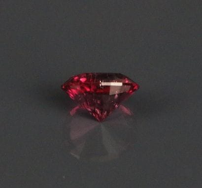 Tourmaline rose de forme ovale facettée.
Poids:...
