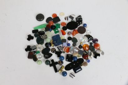 Lot of stones including : 
- Lapis Lazuli
-...