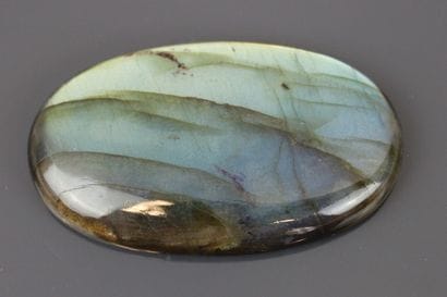 Oval-shaped Labradorite.
Length 5 cm 
Weight:...