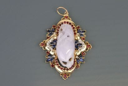 585 °/°° yellow gold brooch centered on a...
