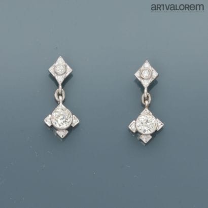 Pair of earrings in white gold 750°/°° a...