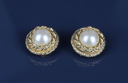 CHRISTIAN DIOR
Paire de clips d'oreilles...