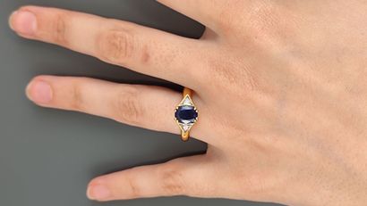 Ring in yellow gold 750 °/°° centered with...