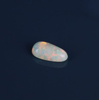 Ethiopian cabochon-cut opal
Weight: 6.79...