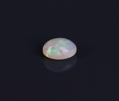 Opale d' Ethiopie de forme cabochon.
Poids:...