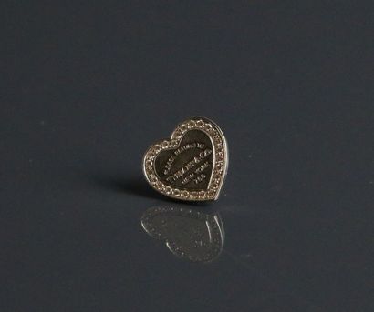 TIFFANY & Co
Heart-shaped stud earrings in...