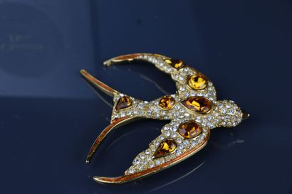 CHRISTIAN DIOR Boutique
Broche hirondelle...