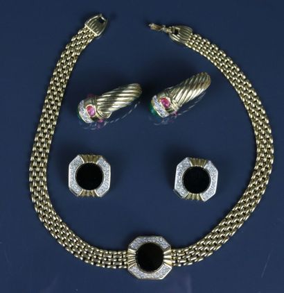 DORLAN
Collier et paire de clips d'oreille...