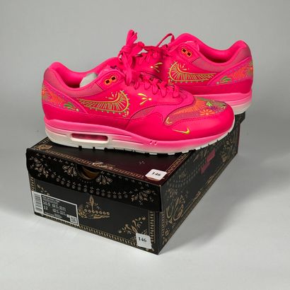 NIKE
Une paire de basket basse,
Modèle :...