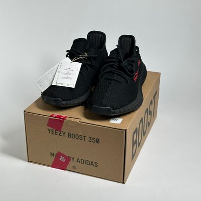 ADIDAS / YEEZY
A set of 5 pairs of low-top...