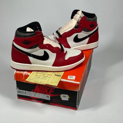 381
NIKE / JORDAN
A pair of high-top sneakers,
Model...