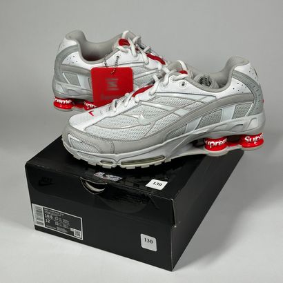 NIKE x SUPREME
Une paire de basket basse,
Modèle...