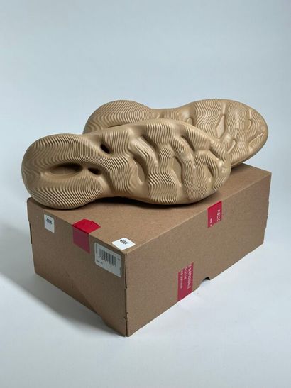 ADIDAS / YEEZY
A pair of low-top sneakers,
Model...