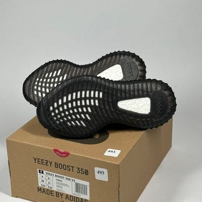 ADIDAS / YEEZY
A set of 5 pairs of low-top...